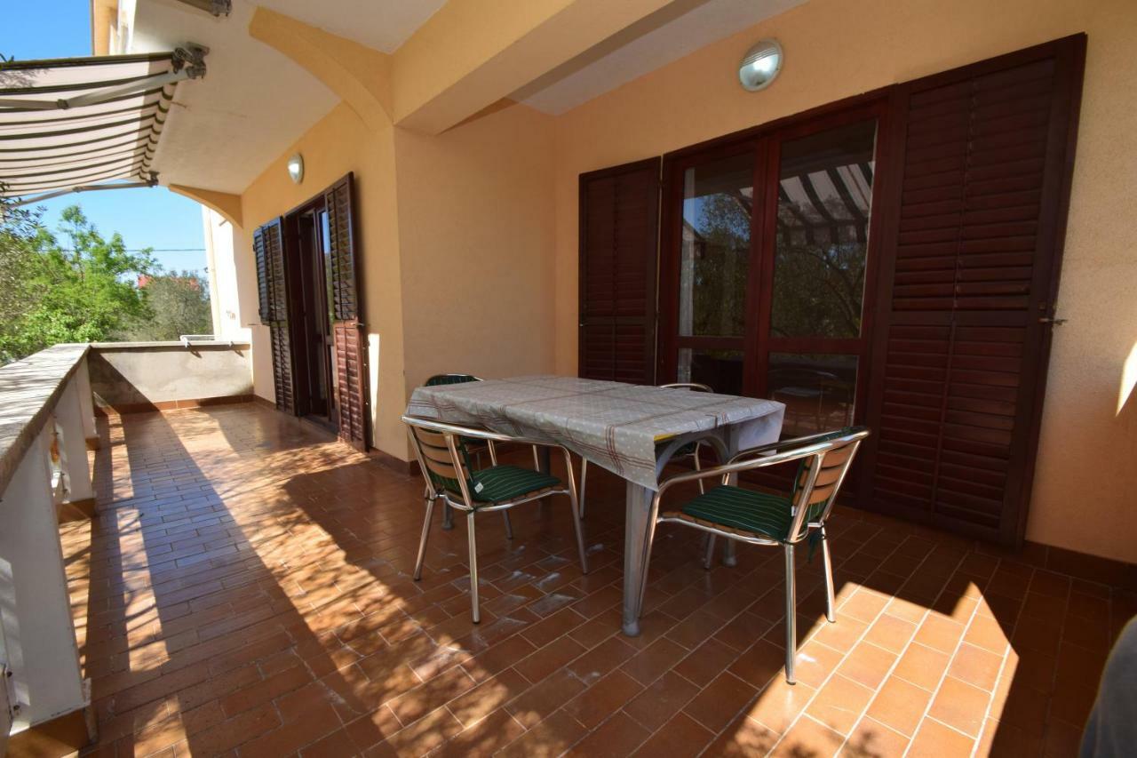 Apartments Ivan Starigrad Paklenica Extérieur photo
