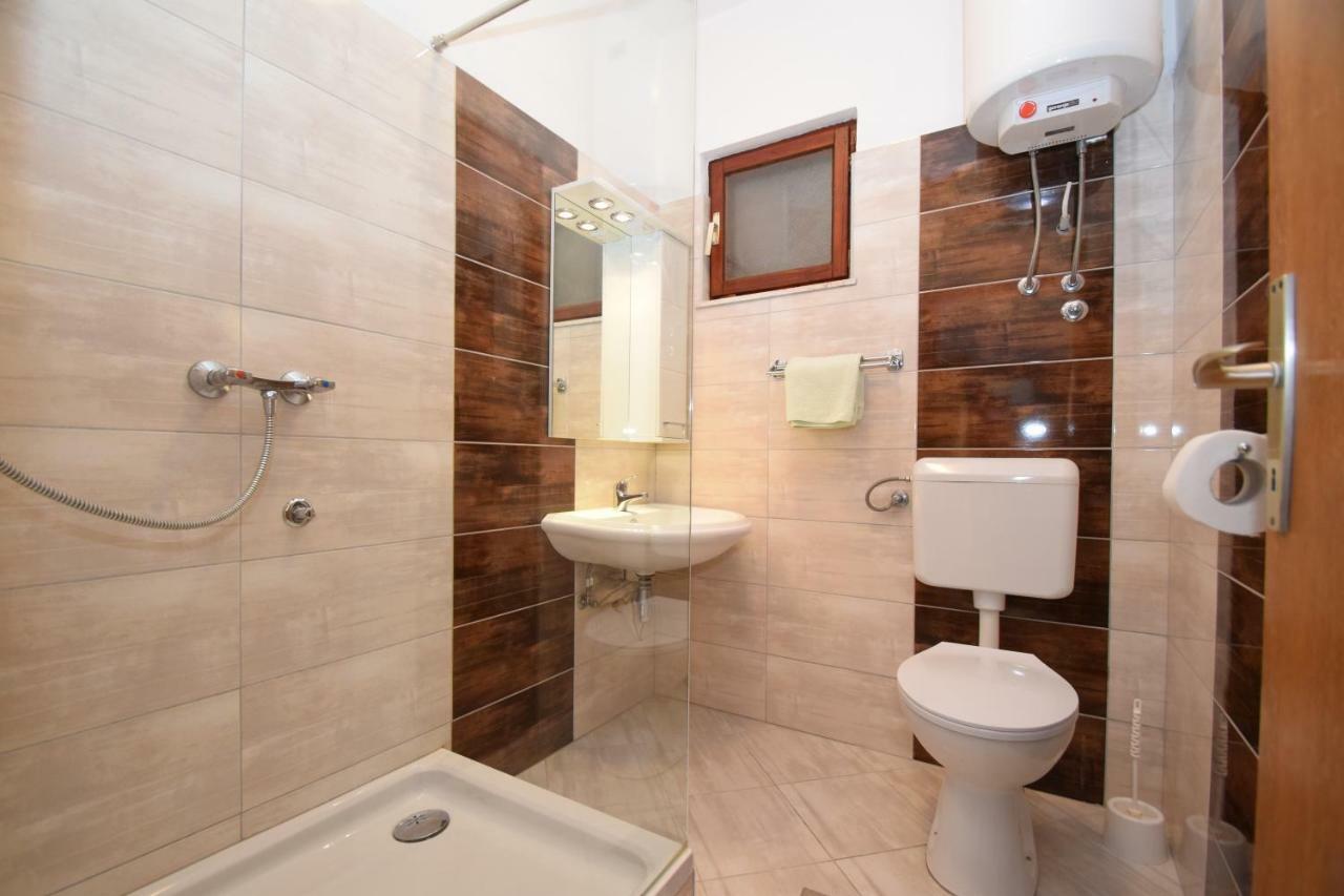 Apartments Ivan Starigrad Paklenica Extérieur photo