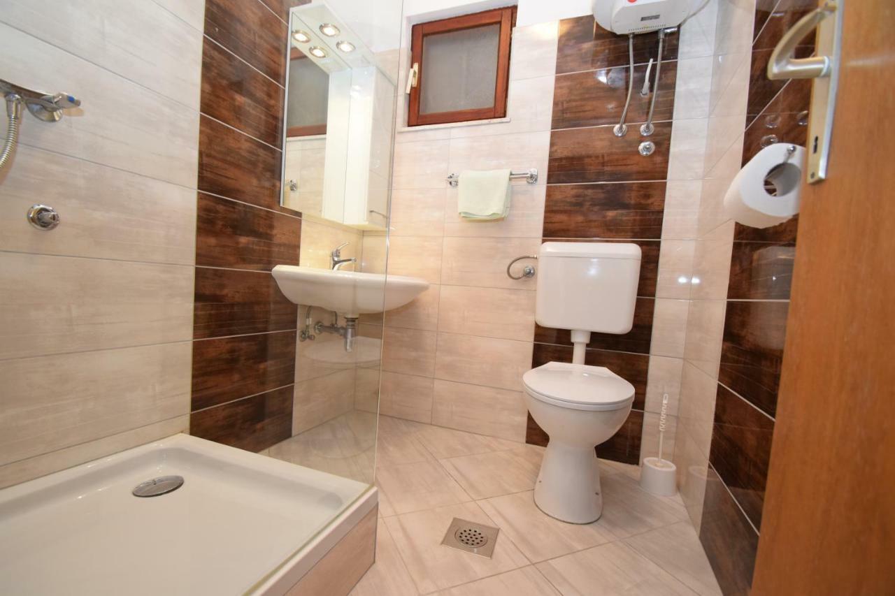 Apartments Ivan Starigrad Paklenica Extérieur photo